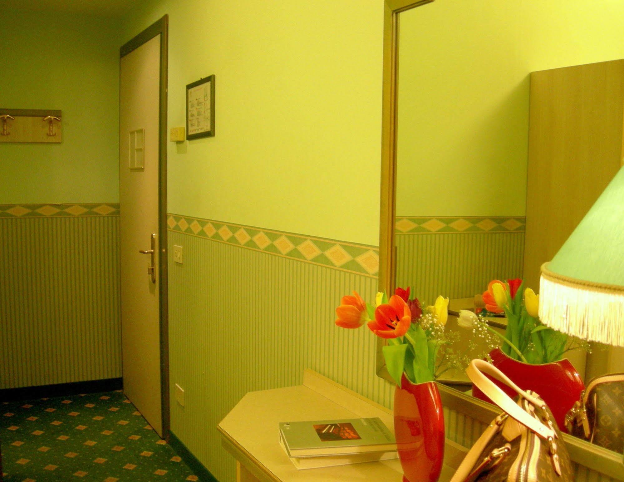 Buenos Aires Hotel Milan Luaran gambar