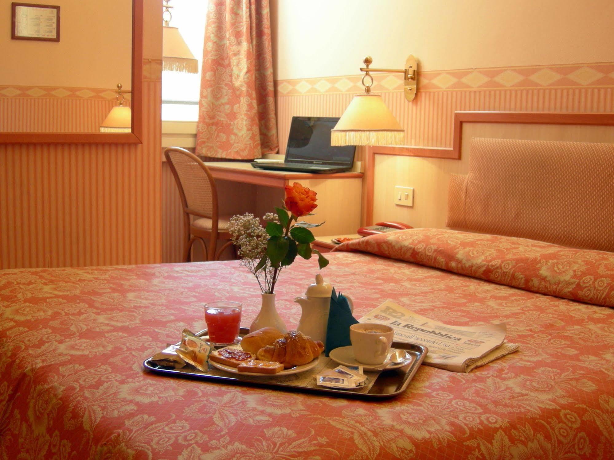 Buenos Aires Hotel Milan Luaran gambar