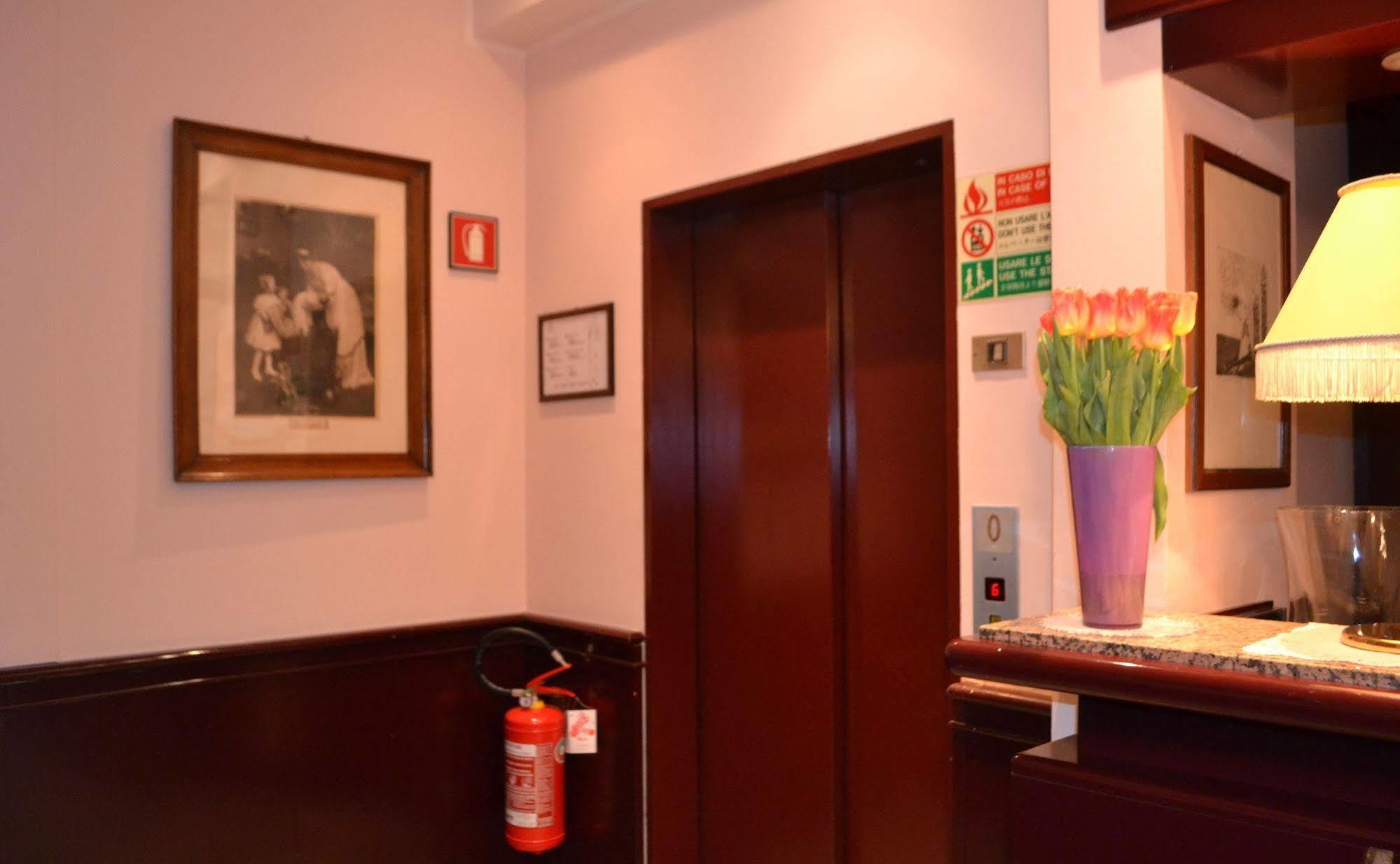 Buenos Aires Hotel Milan Luaran gambar